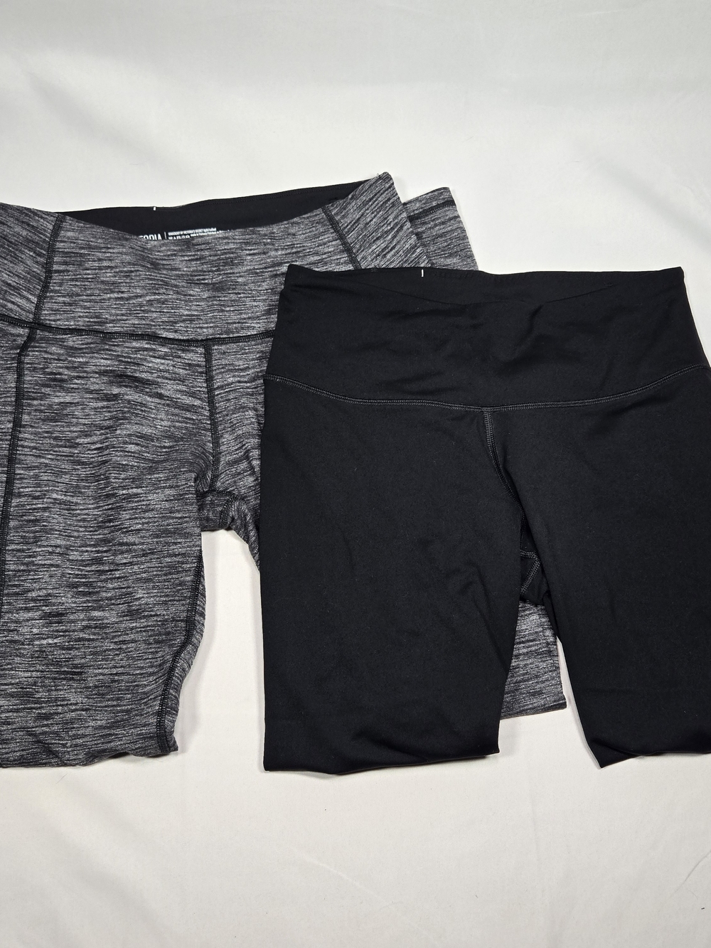 Lot of 2 Victorias Secret Knockout Sports Tight Leggings Size M Full & Crop